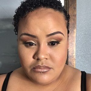 Meet your Posher, Sharrie